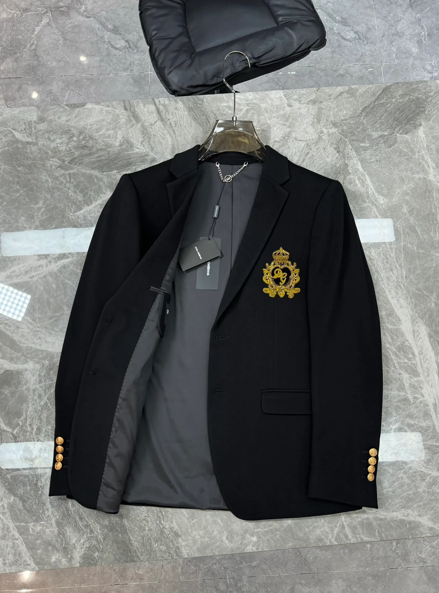 ⚜️D&G* New Arrival 👨🏻 . ！ ！ . ！ . . Rebound ！ ， ， . logo . . ！ ！ 。 ：Black Sizes：M-3XL ❗️（4XL ）175/150 XL